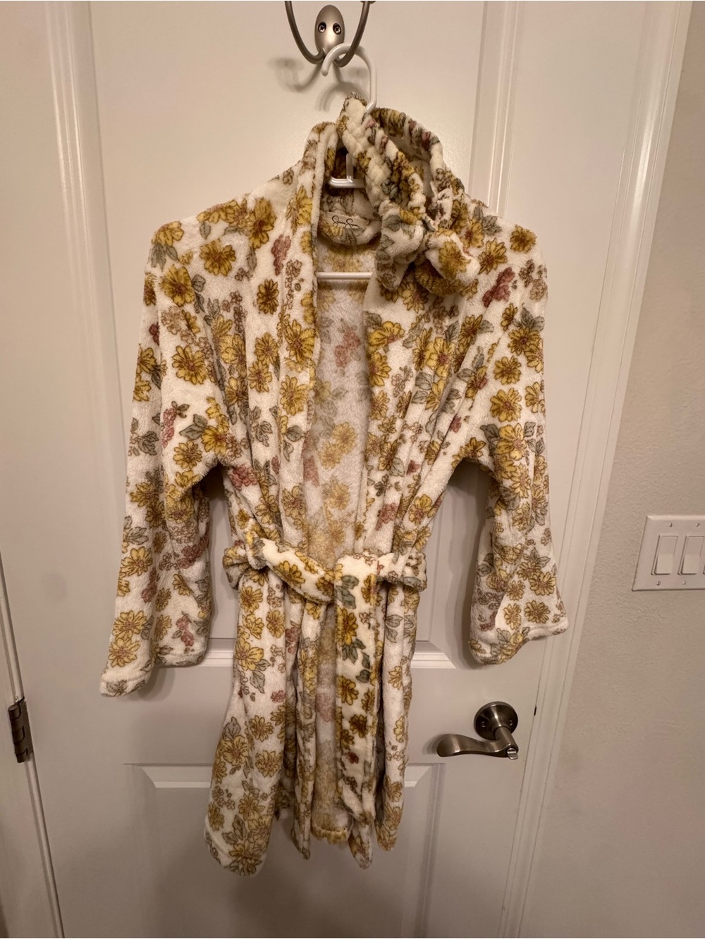 Jessica Simpson Girls Floral Robe in White and Mustard Yellow